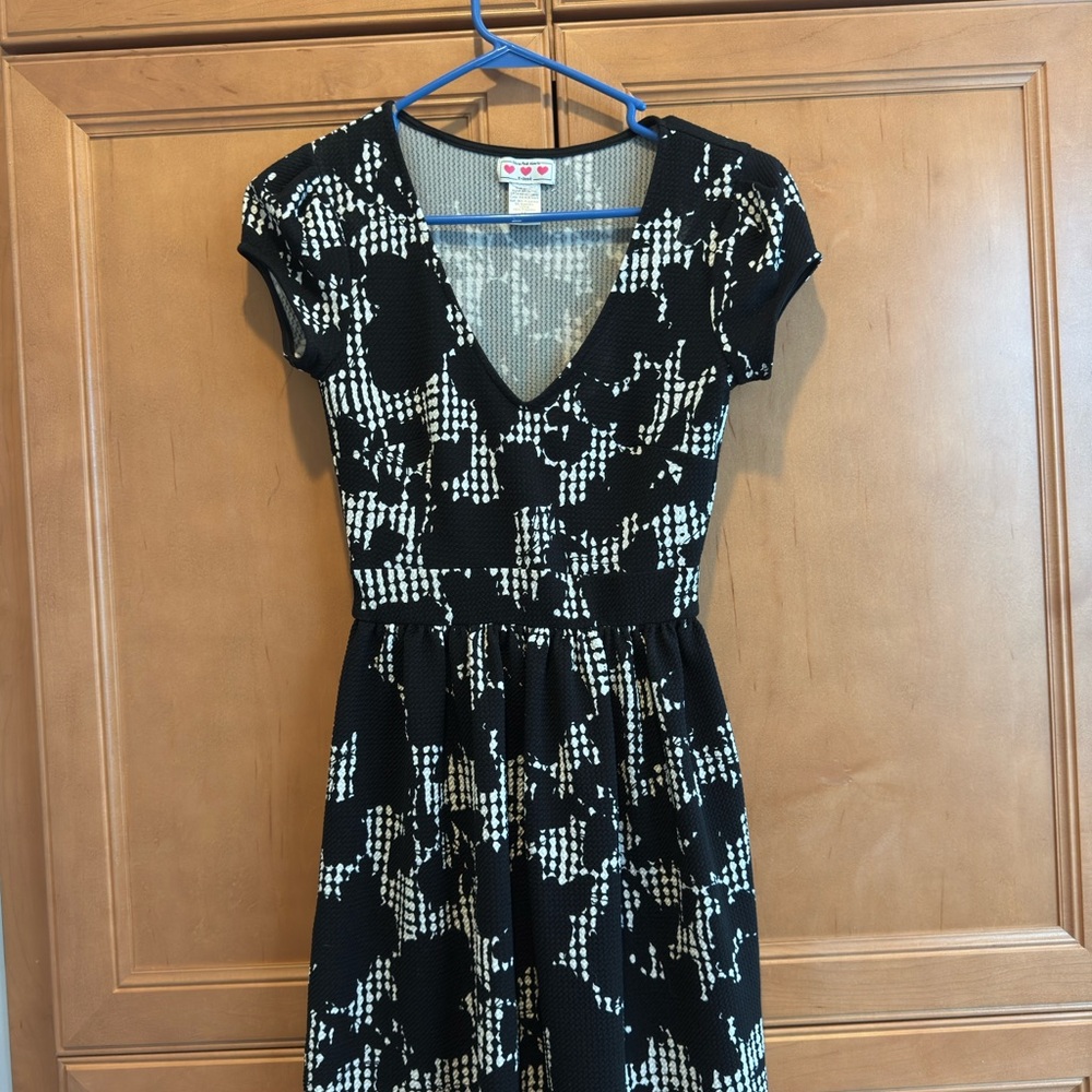 Women’s  Black and White Dress